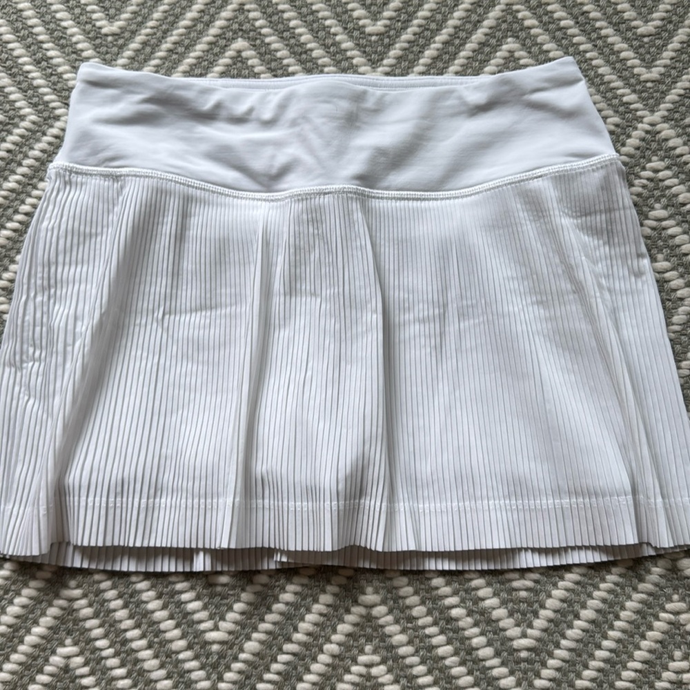 Lululemon pleat to street skirt 4 white